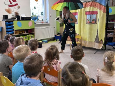 Divadlo U Dvou sluncí v MŠ - S divadlem na cestě k přírodě